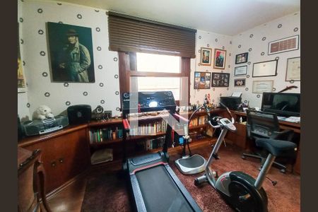 Casa à venda com 381m², 3 quartos e 6 vagasAcademia