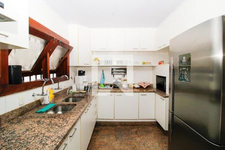 Casa à venda com 381m², 3 quartos e 6 vagasCozinha