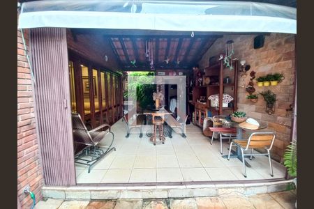 Casa à venda com 381m², 3 quartos e 6 vagasarea externa