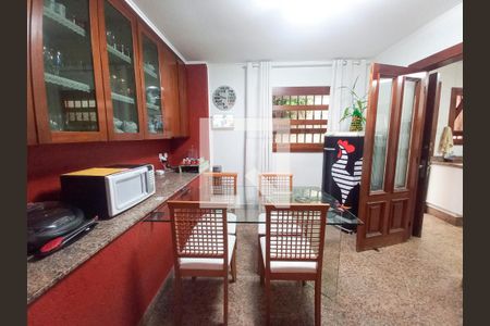 Casa à venda com 381m², 3 quartos e 6 vagasCozinha