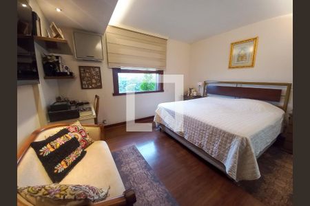 Casa à venda com 381m², 3 quartos e 6 vagasquarto