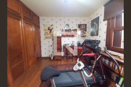 Casa à venda com 381m², 3 quartos e 6 vagasAcademia