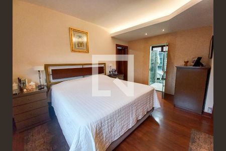 Casa à venda com 381m², 3 quartos e 6 vagasquarto