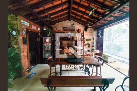 Casa à venda com 381m², 3 quartos e 6 vagasarea externa