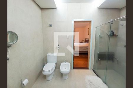 Casa à venda com 381m², 3 quartos e 6 vagasBanheiro