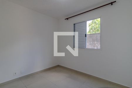 Quarto 1 de apartamento para alugar com 2 quartos, 40m² em Jardim Salete, Taboão da Serra