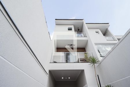 Casa à venda com 133m², 3 quartos e 2 vagasFachada