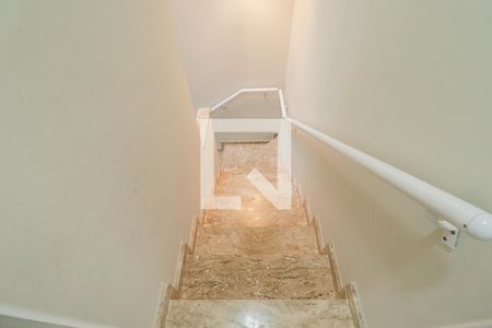 Casa à venda com 133m², 3 quartos e 2 vagasEscada