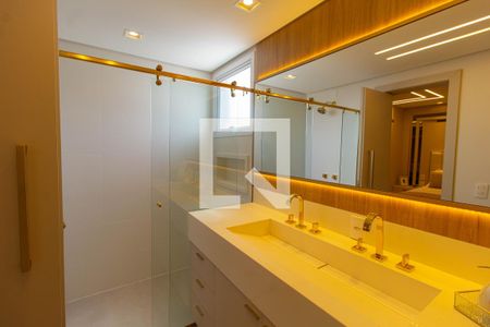 Apartamento à venda com 151m², 3 quartos e 3 vagasBanheiro da Suíte 2