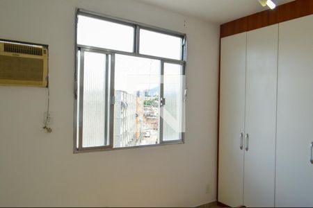 Quarto de apartamento para alugar com 2 quartos, 56m² em Taquara, Rio de Janeiro