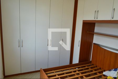 Quarto de apartamento para alugar com 2 quartos, 56m² em Taquara, Rio de Janeiro