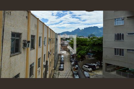 Quarto de apartamento para alugar com 2 quartos, 56m² em Taquara, Rio de Janeiro