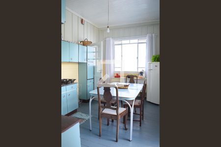 Casa para alugar com 218m², 2 quartos e 2 vagasCozinha