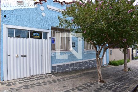 Casa para alugar com 218m², 2 quartos e 2 vagasFachada
