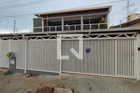 Casa à venda com 300m², 6 quartos e 3 vagasFachada