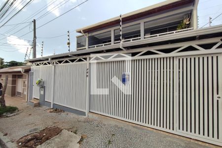 Casa à venda com 300m², 6 quartos e 3 vagasFachada