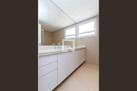 Apartamento à venda com 236m², 3 quartos e 3 vagasBanheiro 2