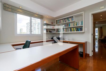 Apartamento à venda com 236m², 3 quartos e 3 vagasEscritório