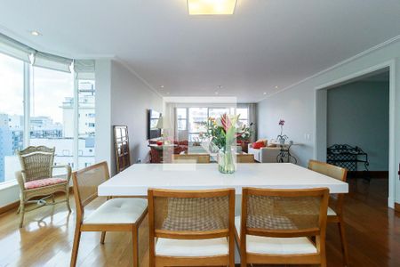 Apartamento à venda com 236m², 3 quartos e 3 vagasSala