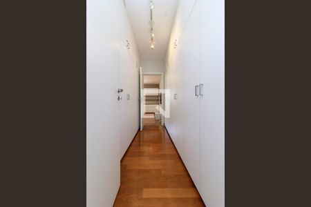 Apartamento à venda com 236m², 3 quartos e 3 vagasRoupeiros