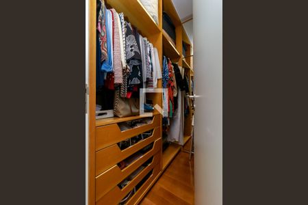 Apartamento à venda com 236m², 3 quartos e 3 vagasSuíte - Closet