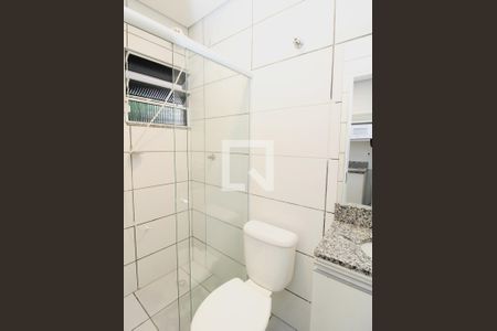 Banheiro de kitnet/studio para alugar com 1 quarto, 25m² em Vila Medeiros, São Paulo