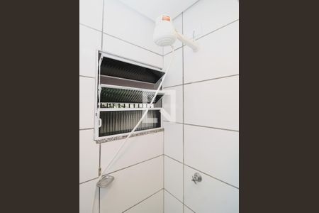 Banheiro de kitnet/studio para alugar com 1 quarto, 25m² em Vila Medeiros, São Paulo