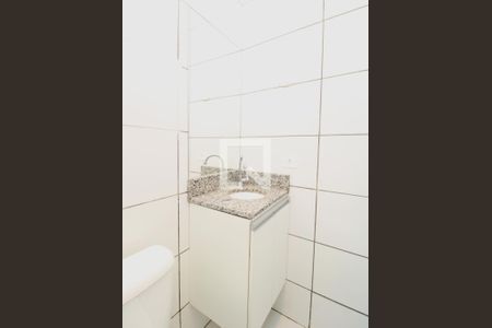 Banheiro de kitnet/studio para alugar com 1 quarto, 25m² em Vila Medeiros, São Paulo