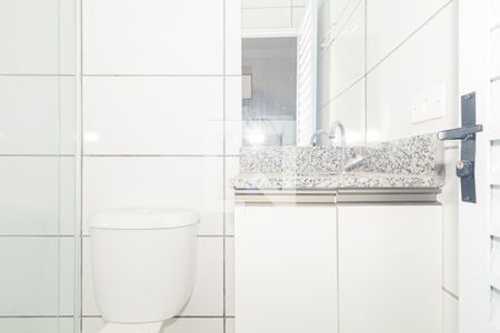 Banheiro de apartamento para alugar com 1 quarto, 25m² em Vila Medeiros, São Paulo