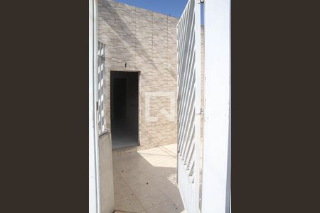 Casa à venda com 42m², 1 quarto e 1 vaga Casa à venda com 42m², 1 quarto e 1 vagaFachada