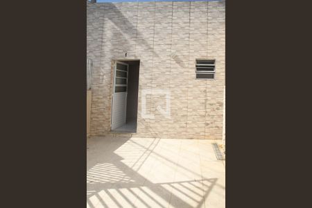 Casa à venda com 42m², 1 quarto e 1 vaga Casa à venda com 42m², 1 quarto e 1 vagaGaragem
