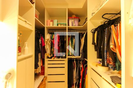 Casa à venda com 420m², 4 quartos e 3 vagasCloset da suíte 1