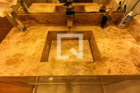 Casa à venda com 420m², 4 quartos e 3 vagasBanheiro da Suíte 1