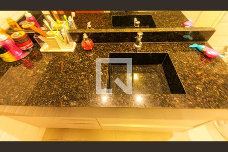 Casa à venda com 420m², 4 quartos e 3 vagasBanheiro da Suíte 2