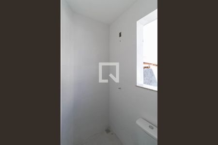 Casa à venda com 70m², 2 quartos e 1 vagaBanheiro da suíte