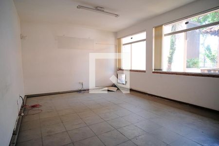 Casa para alugar com 340m², 4 quartos e 3 vagasSalão