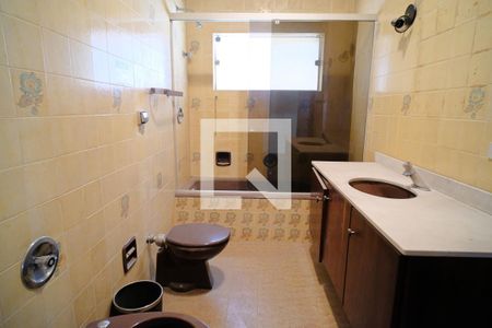 Casa para alugar com 340m², 4 quartos e 3 vagasBanheiro