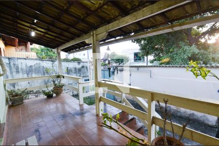 Casa à venda com 246m², 6 quartos e 4 vagas Casa à venda com 246m², 6 quartos e 4 vagasVaranda 3