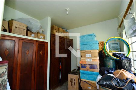 Casa à venda com 246m², 6 quartos e 4 vagas Casa à venda com 246m², 6 quartos e 4 vagasQuarto de Serviço