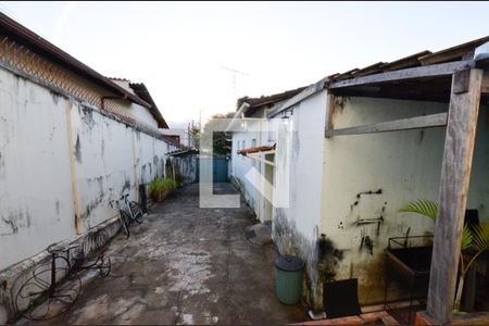 Casa à venda com 246m², 6 quartos e 4 vagas Casa à venda com 246m², 6 quartos e 4 vagasÁrea externa