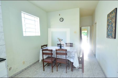 Casa à venda com 246m², 6 quartos e 4 vagas Casa à venda com 246m², 6 quartos e 4 vagasCopa