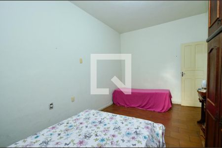 Casa à venda com 246m², 6 quartos e 4 vagas Casa à venda com 246m², 6 quartos e 4 vagasQuarto 1