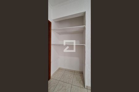 Apartamento para alugar com 77m², 2 quartos e sem vagaQuarto/prateleira