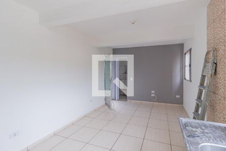 Sala e cozinha de casa para alugar com 1 quarto, 40m² em Jardim Tucunduva, Carapicuíba