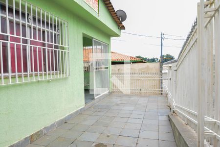 Casa à venda com 360m², 4 quartos e 4 vagas Casa à venda com 360m², 4 quartos e 4 vagasFachada