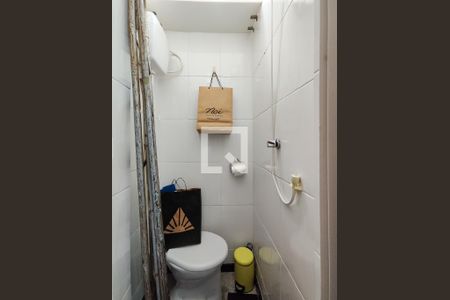 Apartamento à venda com 59m², 2 quartos e sem vaga Apartamento à venda com 59m², 2 quartos e sem vagaBanheiro de serviço