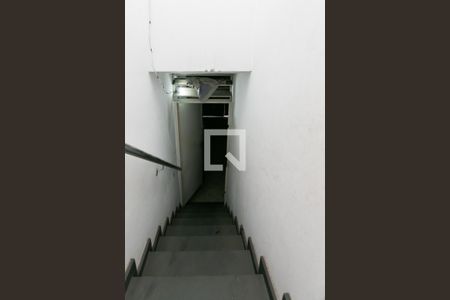 Casa para alugar com 200m², 3 quartos e 2 vagasEscada - Entrada