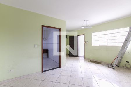 Casa para alugar com 200m², 3 quartos e 2 vagasSala