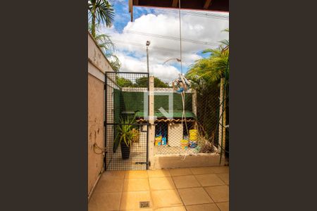 Casa de condomínio à venda com 422m², 4 quartos e 4 vagasÁREA EXTERNA CANIL