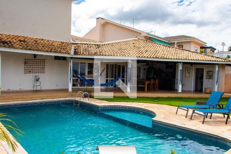 Casa de condomínio à venda com 422m², 4 quartos e 4 vagasÁREA EXTERNA